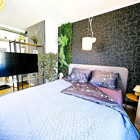 Cofy Rentals - Centrally Located, Quiet District, Air-Conditioning, Free Parking, 24-7 Express Check-In-Out, Close To Sea And Everything You Need For Living! Tallinn Exterior photo